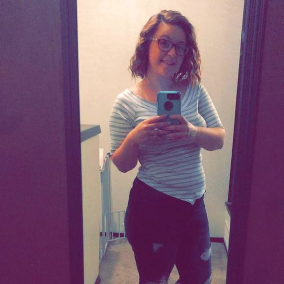 Meet your Posher, Caitlin - Picture 1 of 1